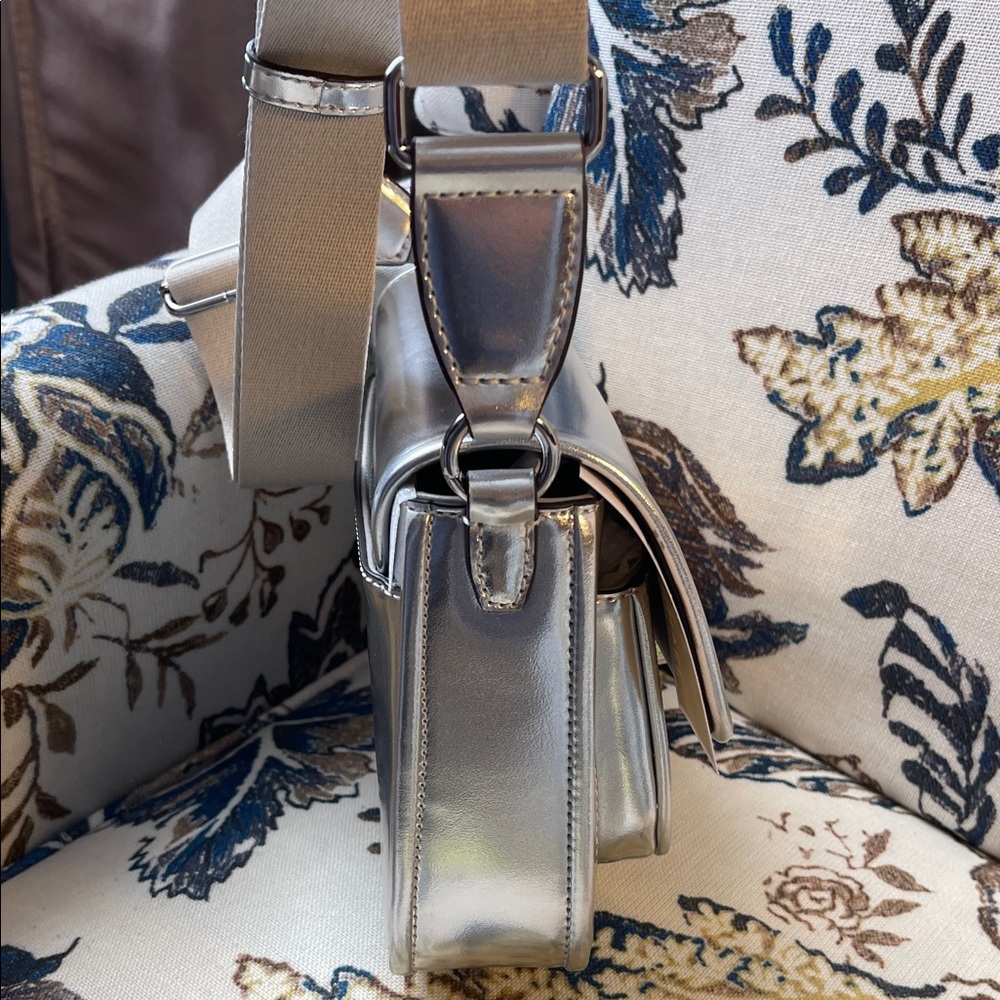 Michael Kors Metallic Silver Crossbody Bag NWT - Picture 4 of 6